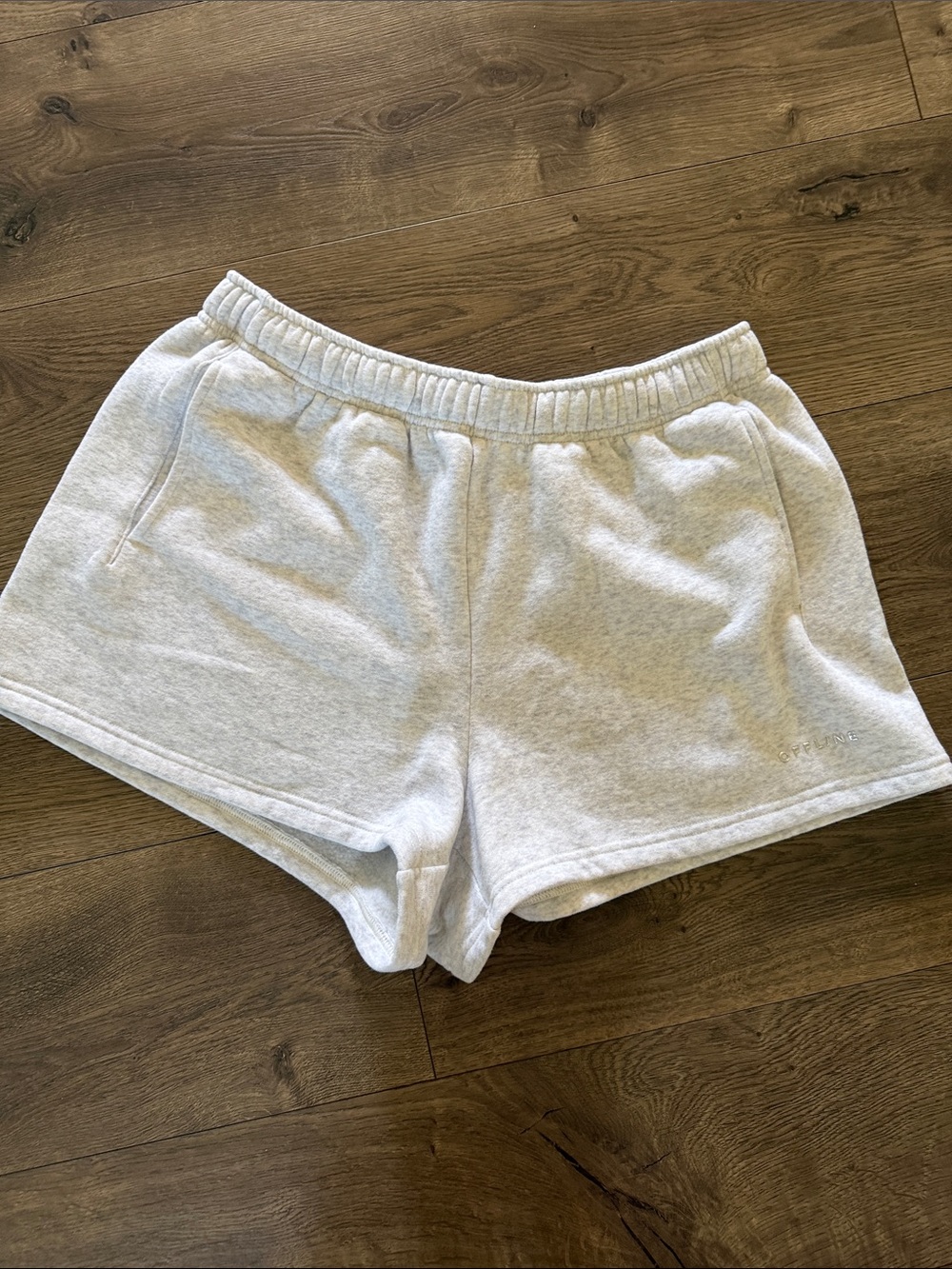 Aerie Offline: Cozy High-Waist Fleece Women’s Shorts - Light Gray